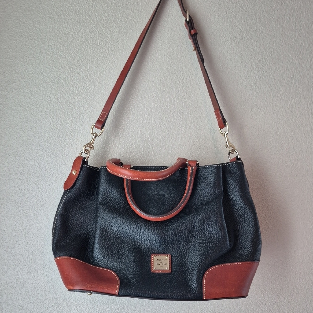 Elegant Black and Brown Leather Handbag